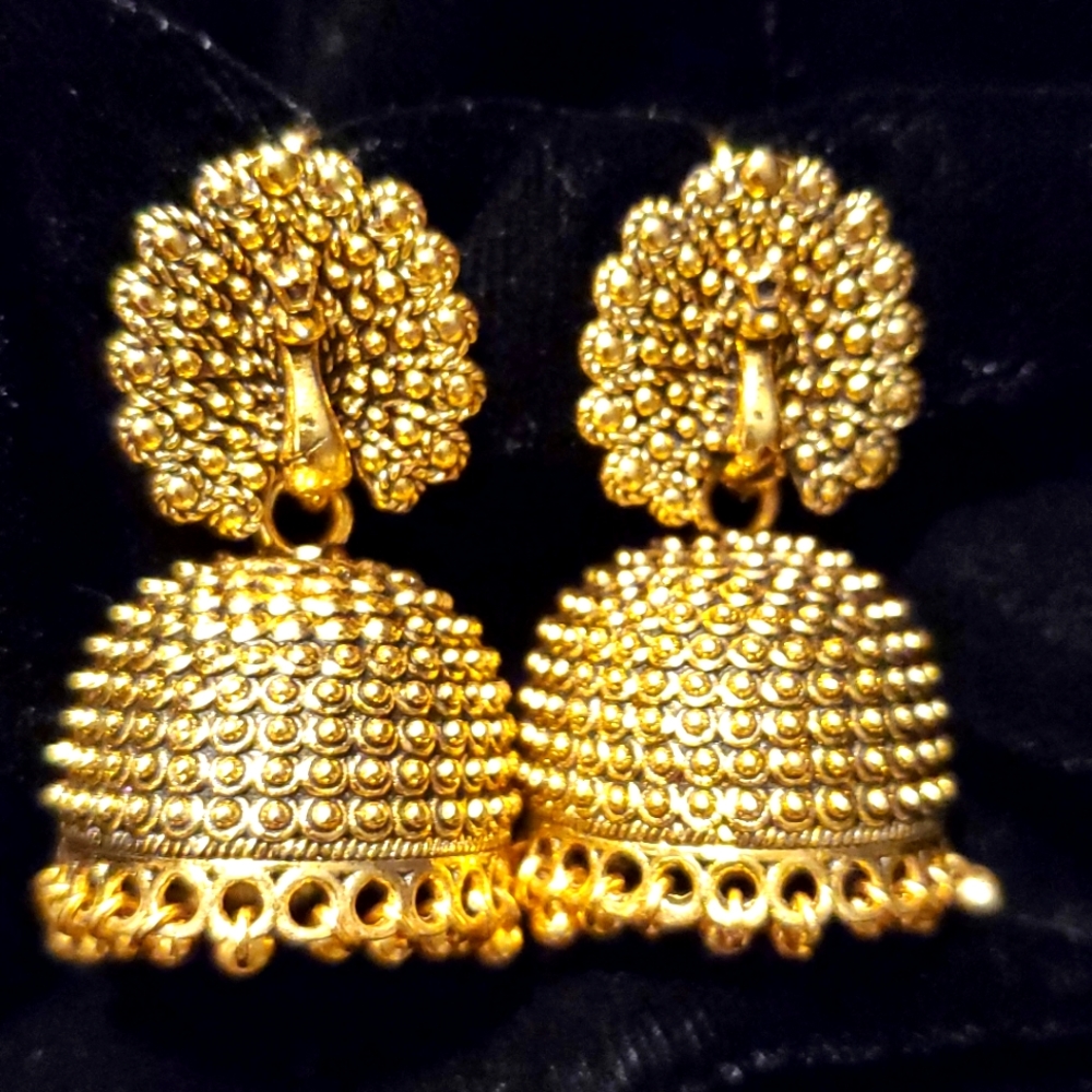 Authentic gold earrings